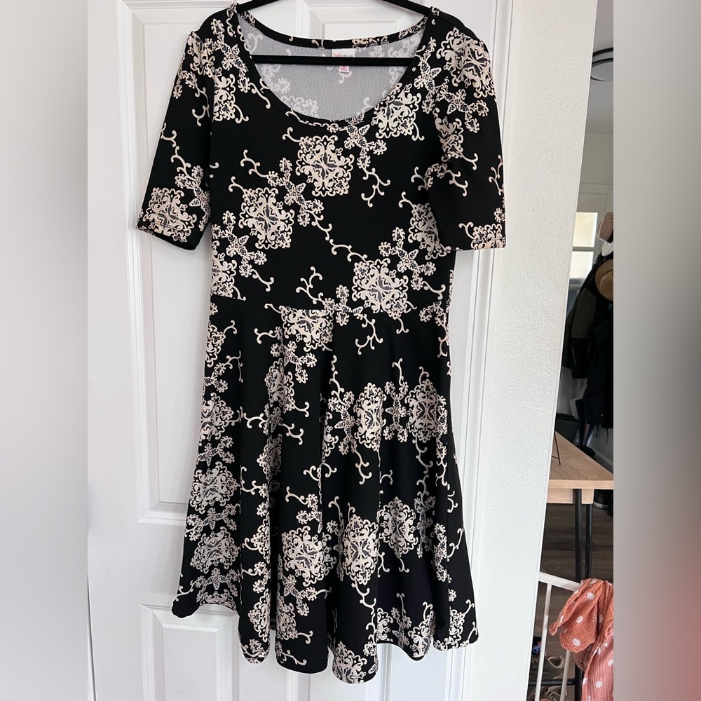 LulaRoe Nicole Elegant Collection with Matching Tights, jewelry, & belt